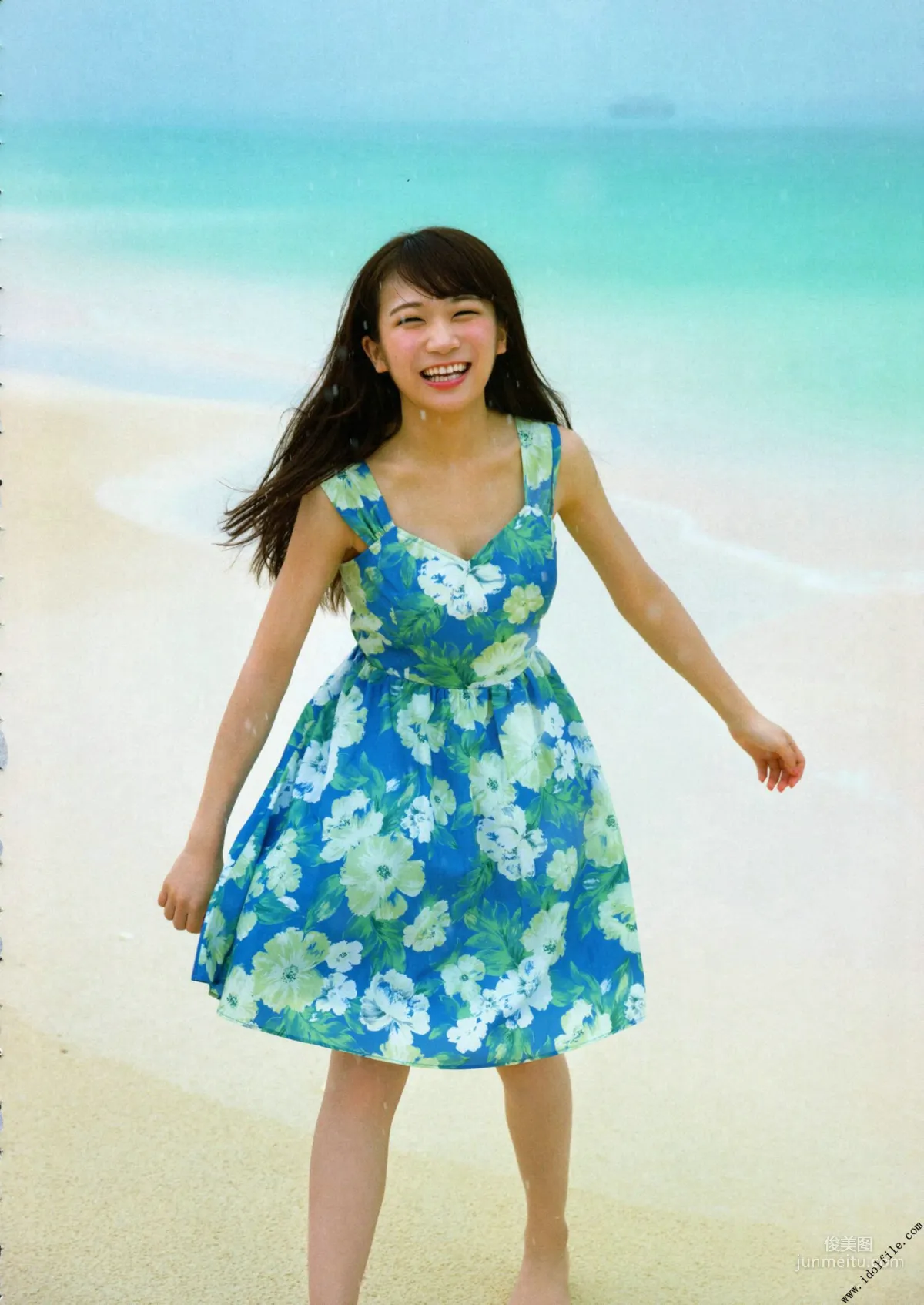 Manatsu Akimoto 1st, Midsummer Pressure Pattern [Photo Books] Photo Set photo 24