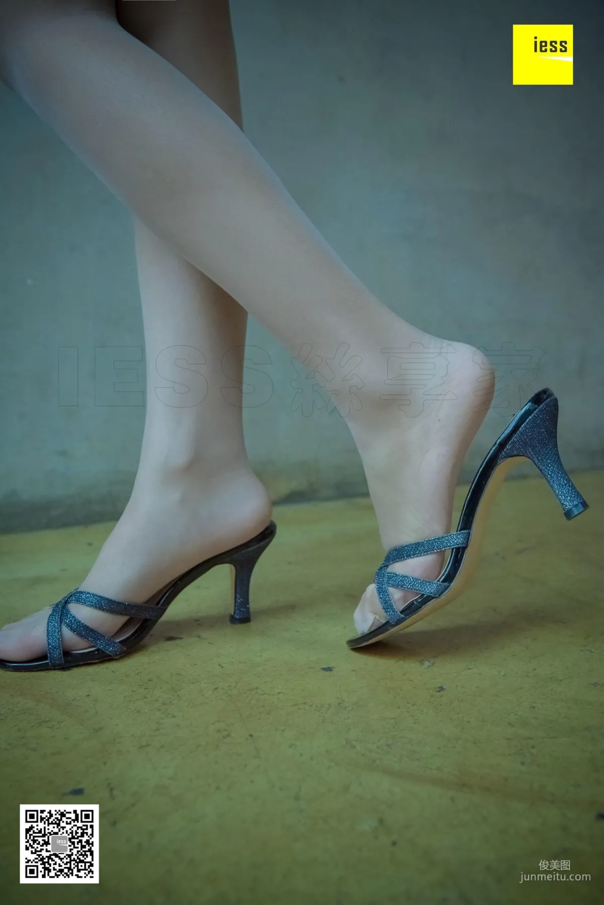 Mu Mu, Alluring Charm Meat-Color Stockings and Sandals [IESS] Silk Enjoyer 166 Photo Set photo 2