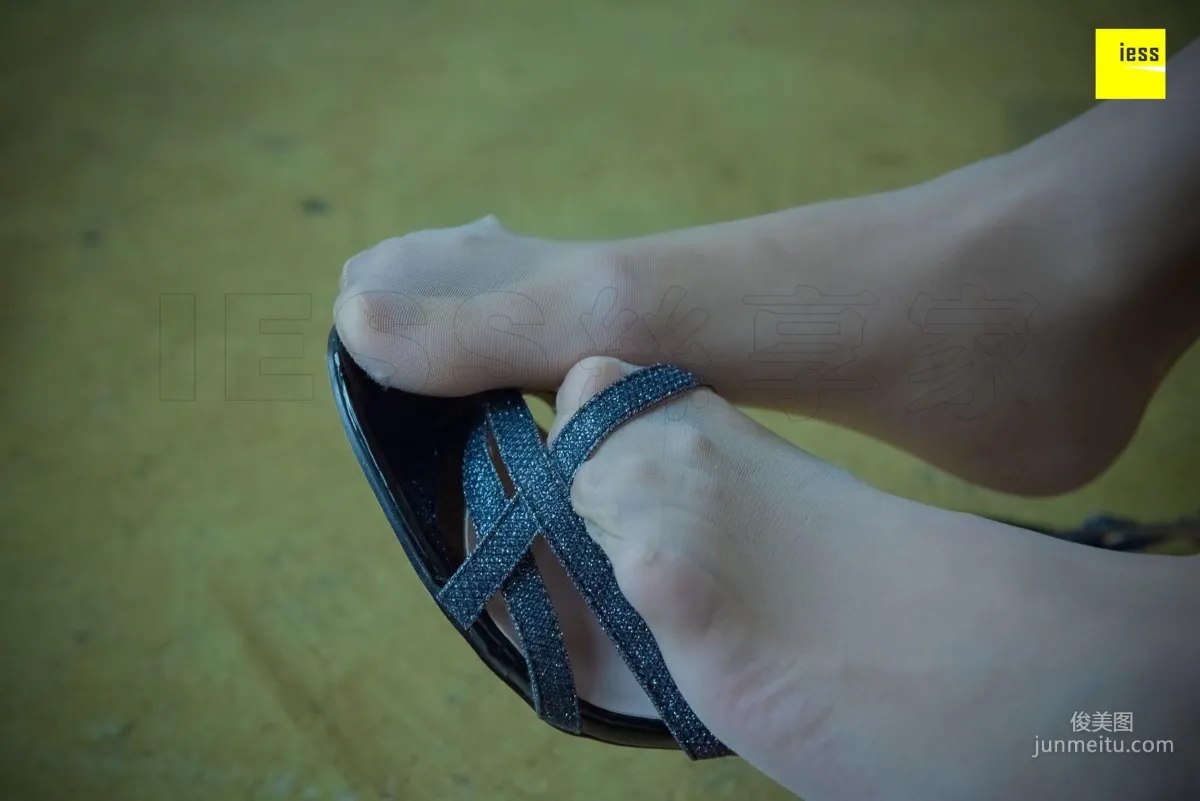 Mu Mu, Alluring Charm Meat-Color Stockings and Sandals [IESS] Silk Enjoyer 166 Photo Set photo 30