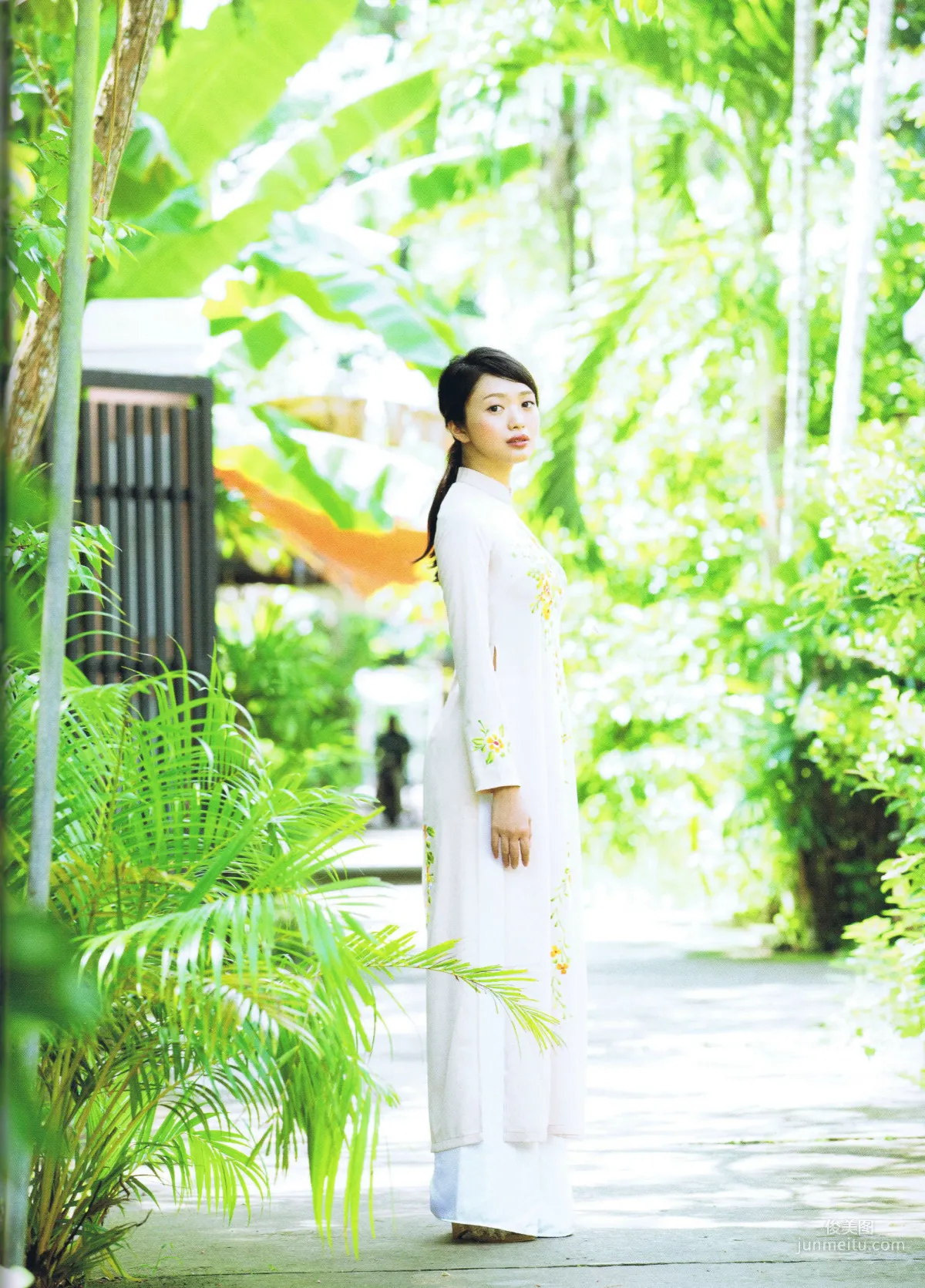 北原里英《そして》 [PhotoBook] 写真集92