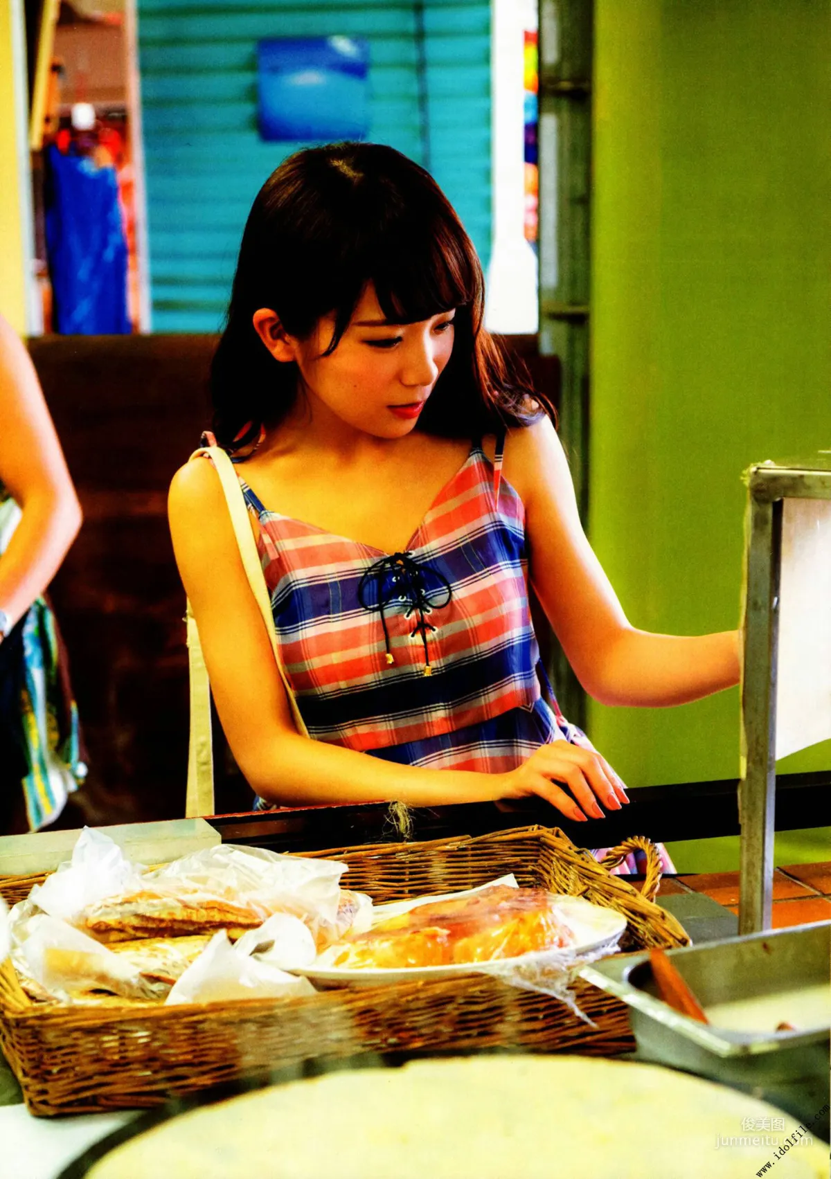 Manatsu Akimoto 1st, Midsummer Pressure Pattern [Photo Books] Photo Set photo 32