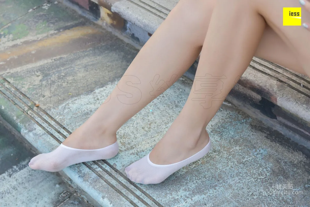 Qi Qi Hoodie and White Crew Socks [IESS] Silk Enjoyer 159 Photo Set photo 13