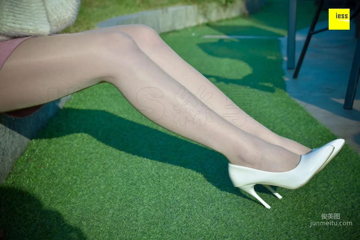 Jia Zhen, Fresh Pink Short Skirt and Flesh Stockings [IESS] Silk Enjoyer 170 Photo Set photo 43