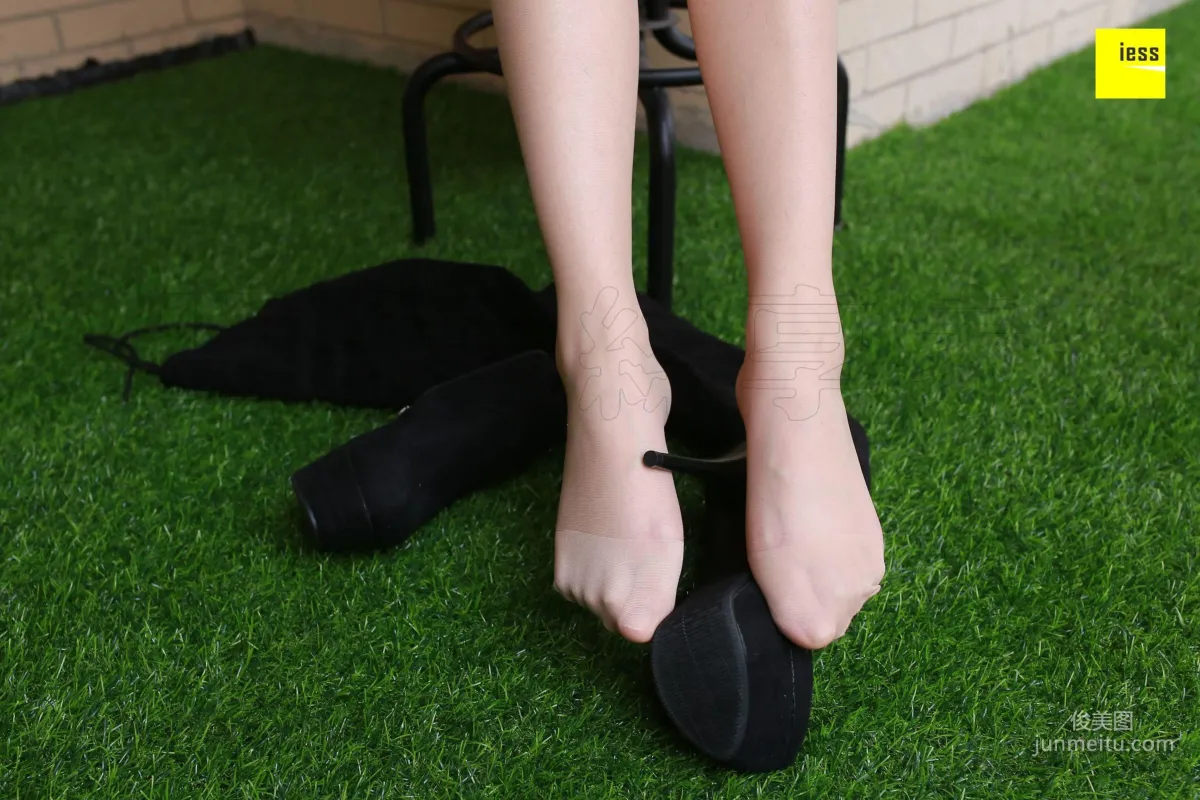 Wen Xin "The Allure of Over-Knee Boots" [IESS] Silk Enjoyer 180 Photo Set photo 56