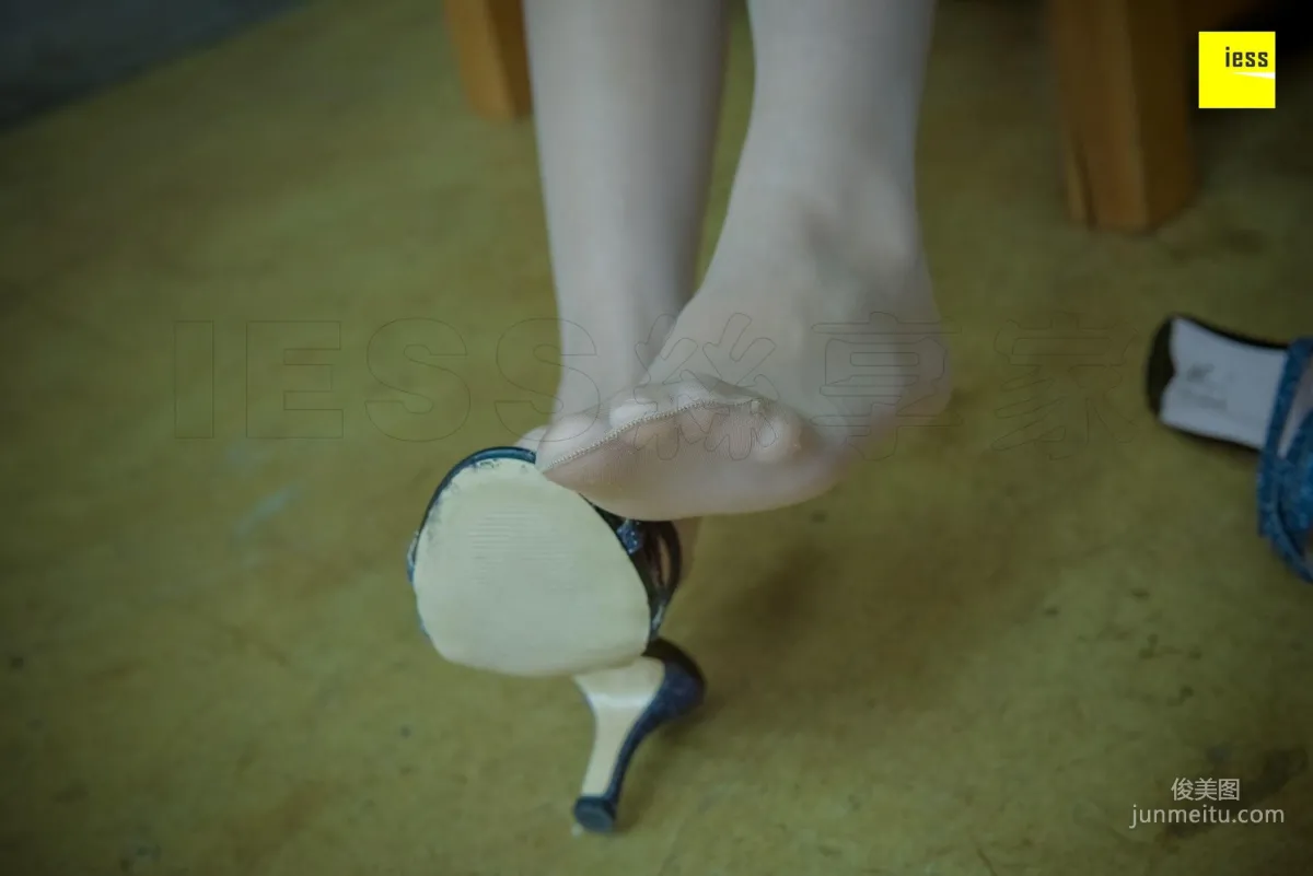 Mu Mu, Alluring Charm Meat-Color Stockings and Sandals [IESS] Silk Enjoyer 166 Photo Set photo 60