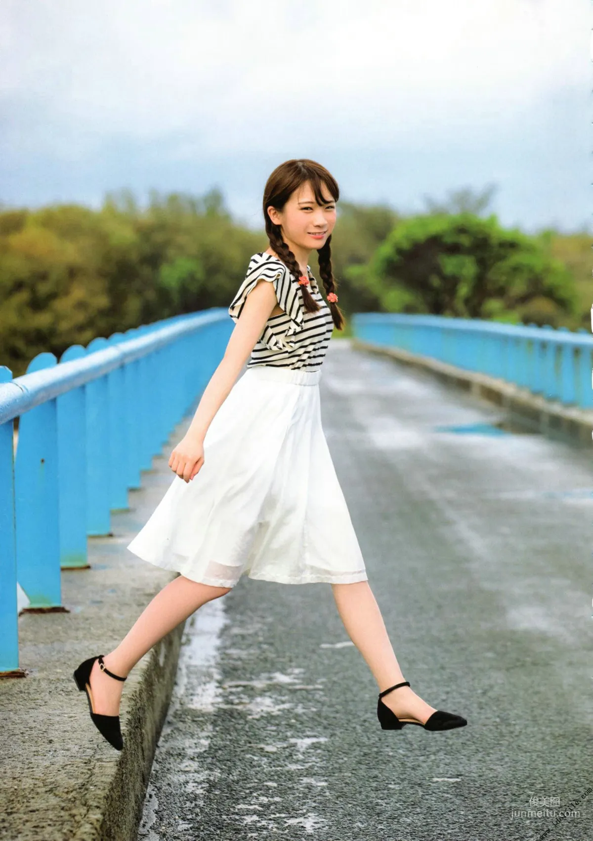 Manatsu Akimoto 1st, Midsummer Pressure Pattern [Photo Books] Photo Set photo 5