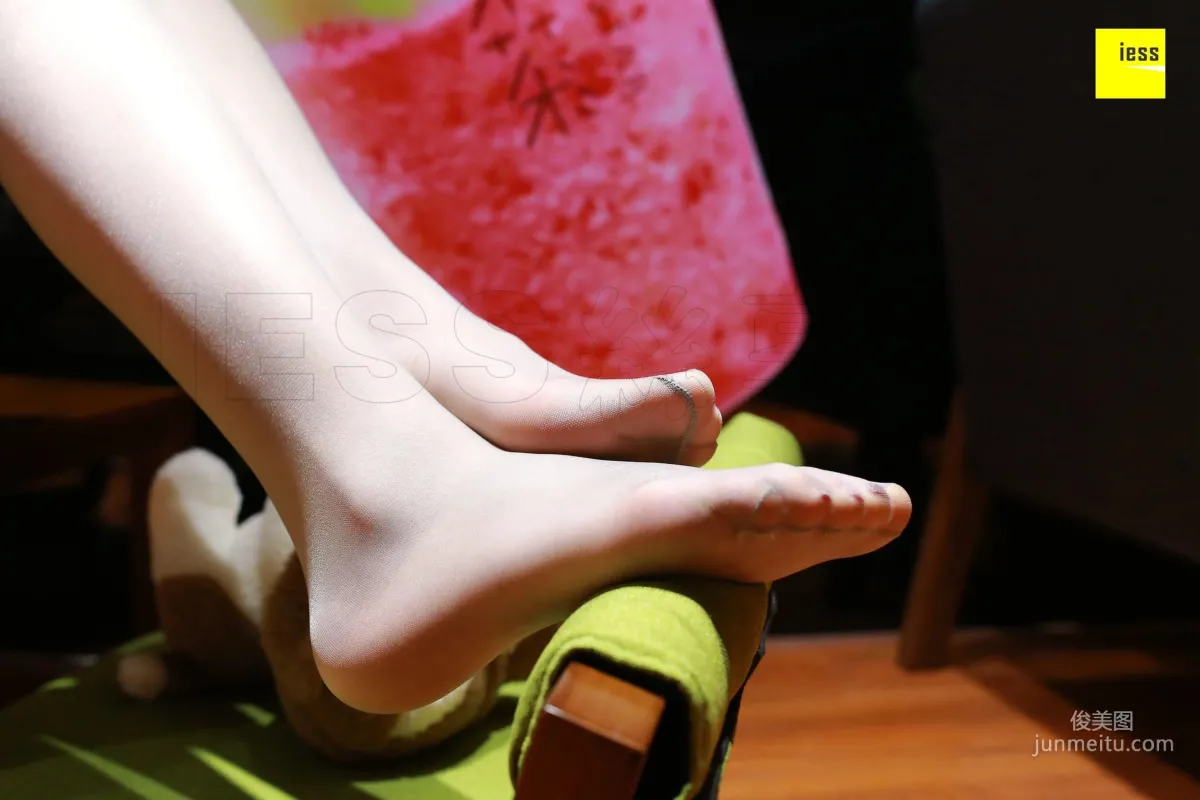 Qi Qi, Delicate Texture Gray Stockings [IESS] Silk Enjoyer 184 Photo Set photo 93