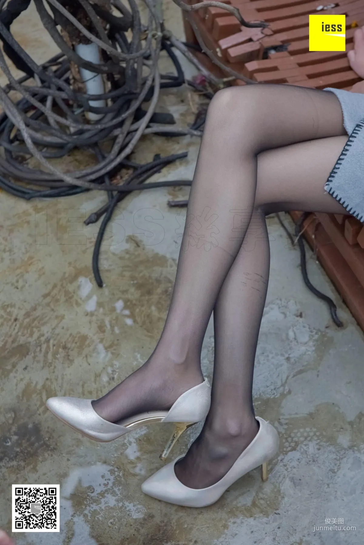 Yong Ying, Black Stockings After the Rain [IESS] Silk Enjoyer 160, Photo Set photo 22