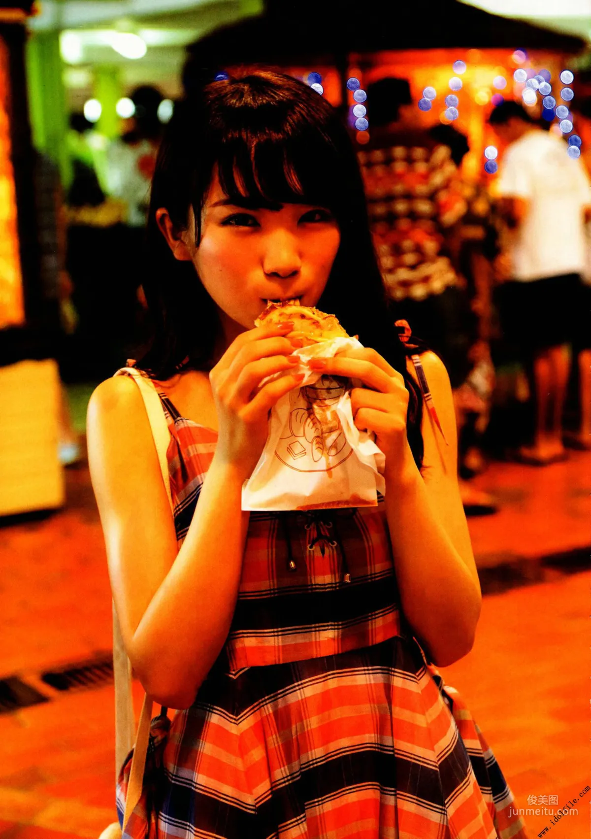 Manatsu Akimoto 1st, Midsummer Pressure Pattern [Photo Books] Photo Set photo 49
