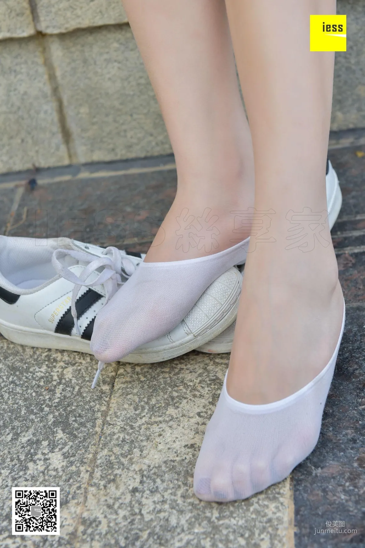Qi Qi Hoodie and White Crew Socks [IESS] Silk Enjoyer 159 Photo Set photo 60