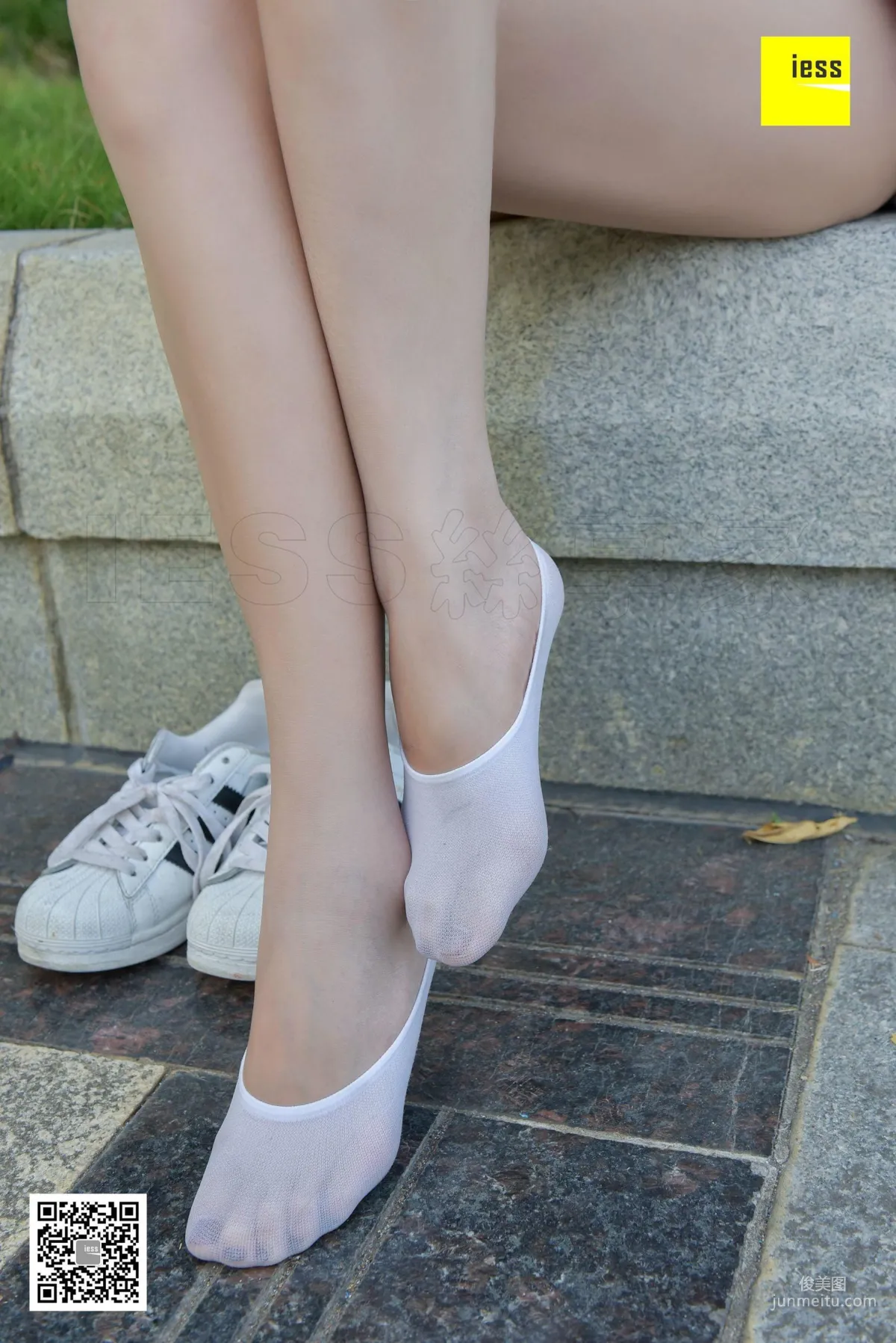 Qi Qi Hoodie and White Crew Socks [IESS] Silk Enjoyer 159 Photo Set photo 52