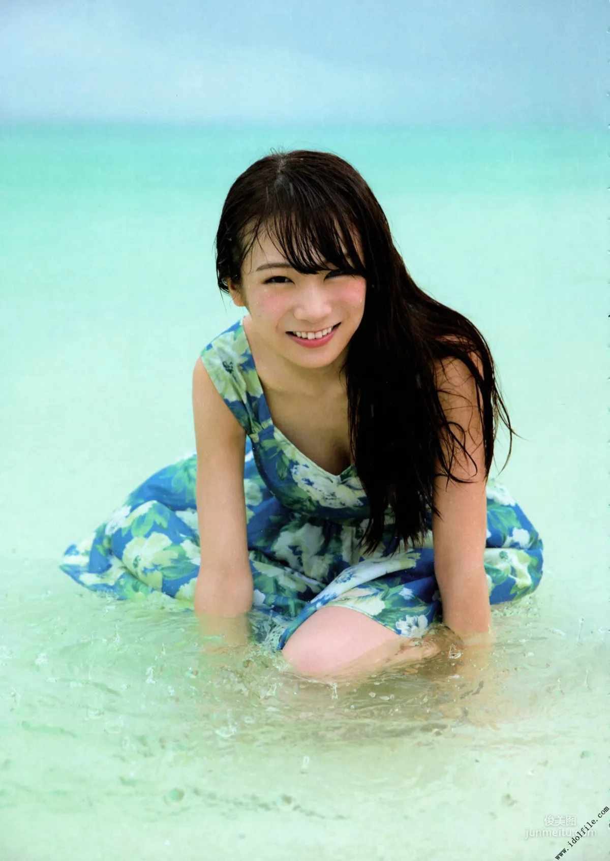 Manatsu Akimoto 1st, Midsummer Pressure Pattern [Photo Books] Photo Set photo 29