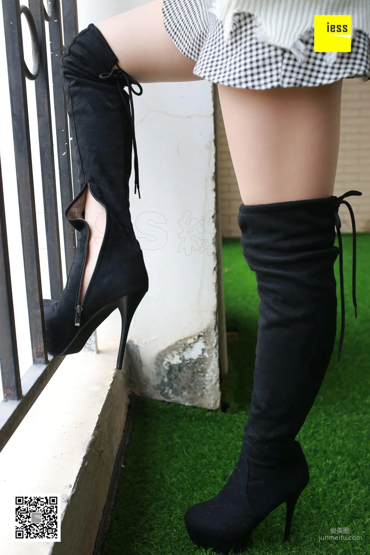 Wen Xin "The Allure of Over-Knee Boots" [IESS] Silk Enjoyer 180 Photo Set photo 15