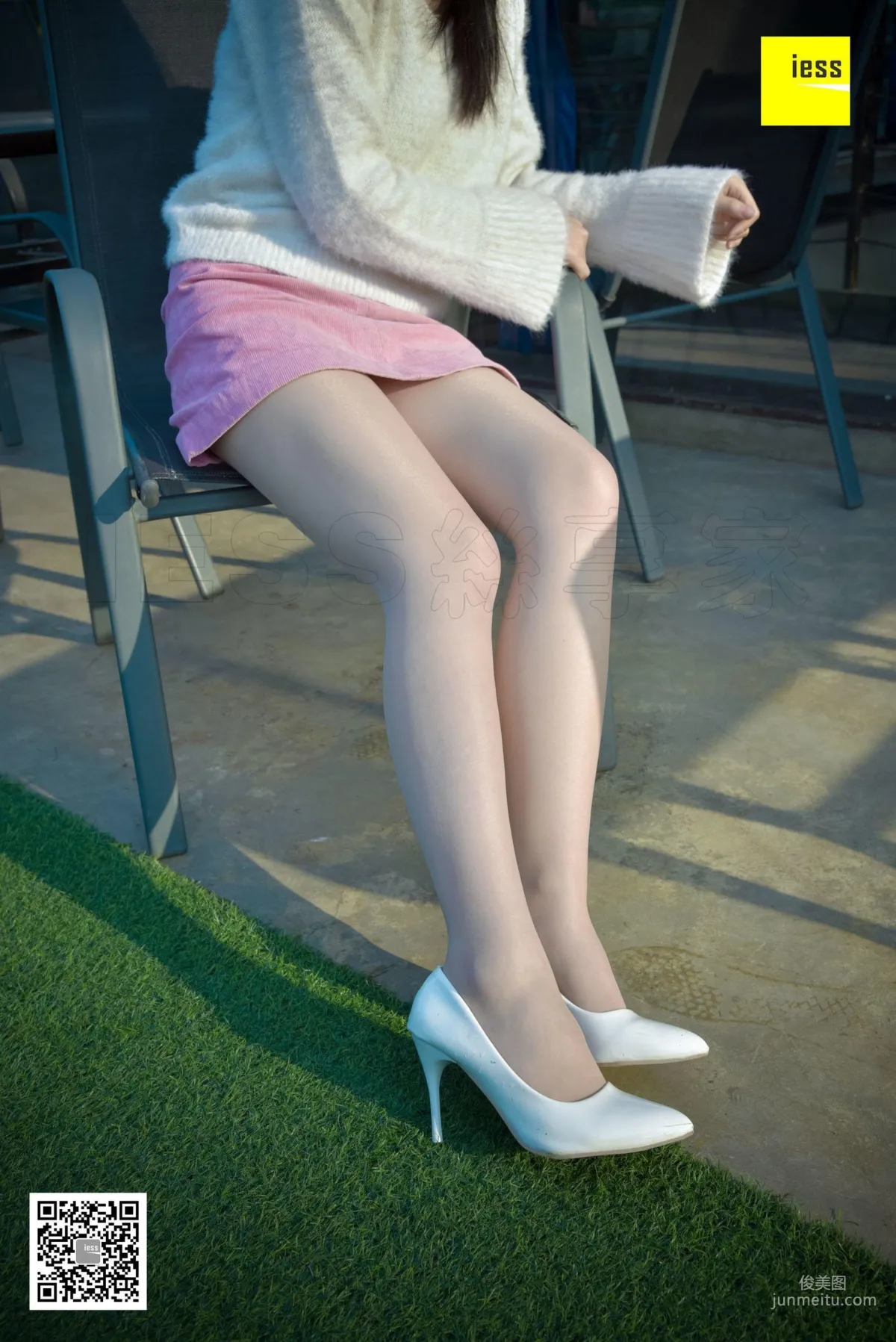 Jia Zhen, Fresh Pink Short Skirt and Flesh Stockings [IESS] Silk Enjoyer 170 Photo Set photo 54
