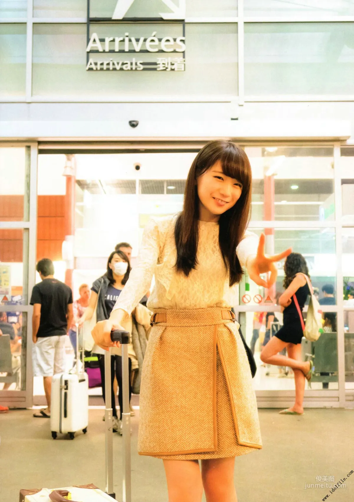 Manatsu Akimoto 1st, Midsummer Pressure Pattern [Photo Books] Photo Set photo 93