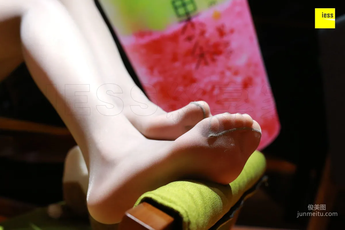 Qi Qi, Delicate Texture Gray Stockings [IESS] Silk Enjoyer 184 Photo Set photo 94
