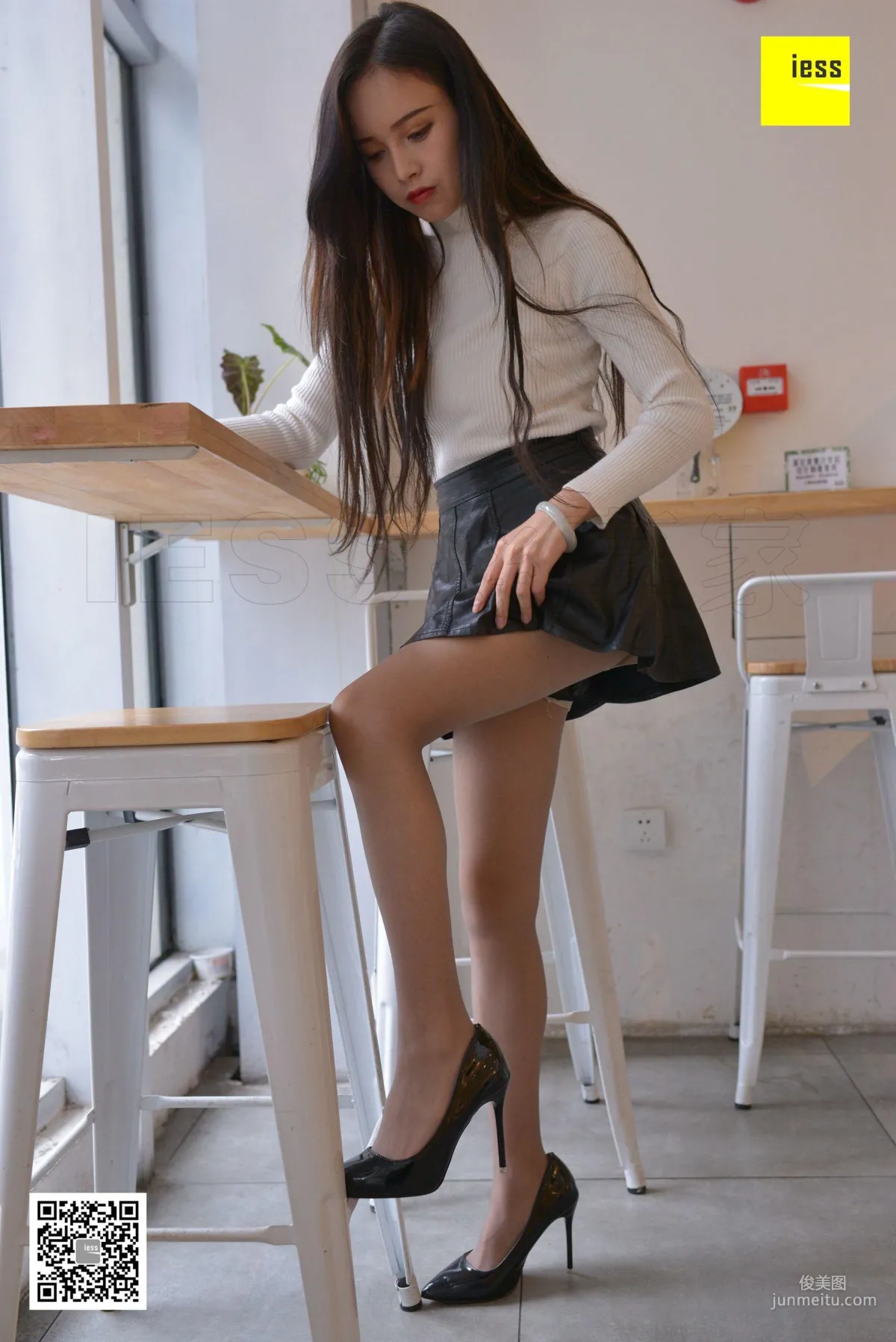 Xiao Yu, Internet Celebrity's Leather Skirt and Super High Heels [IESS] Silk Enjoyer 175 Photo Set photo 59