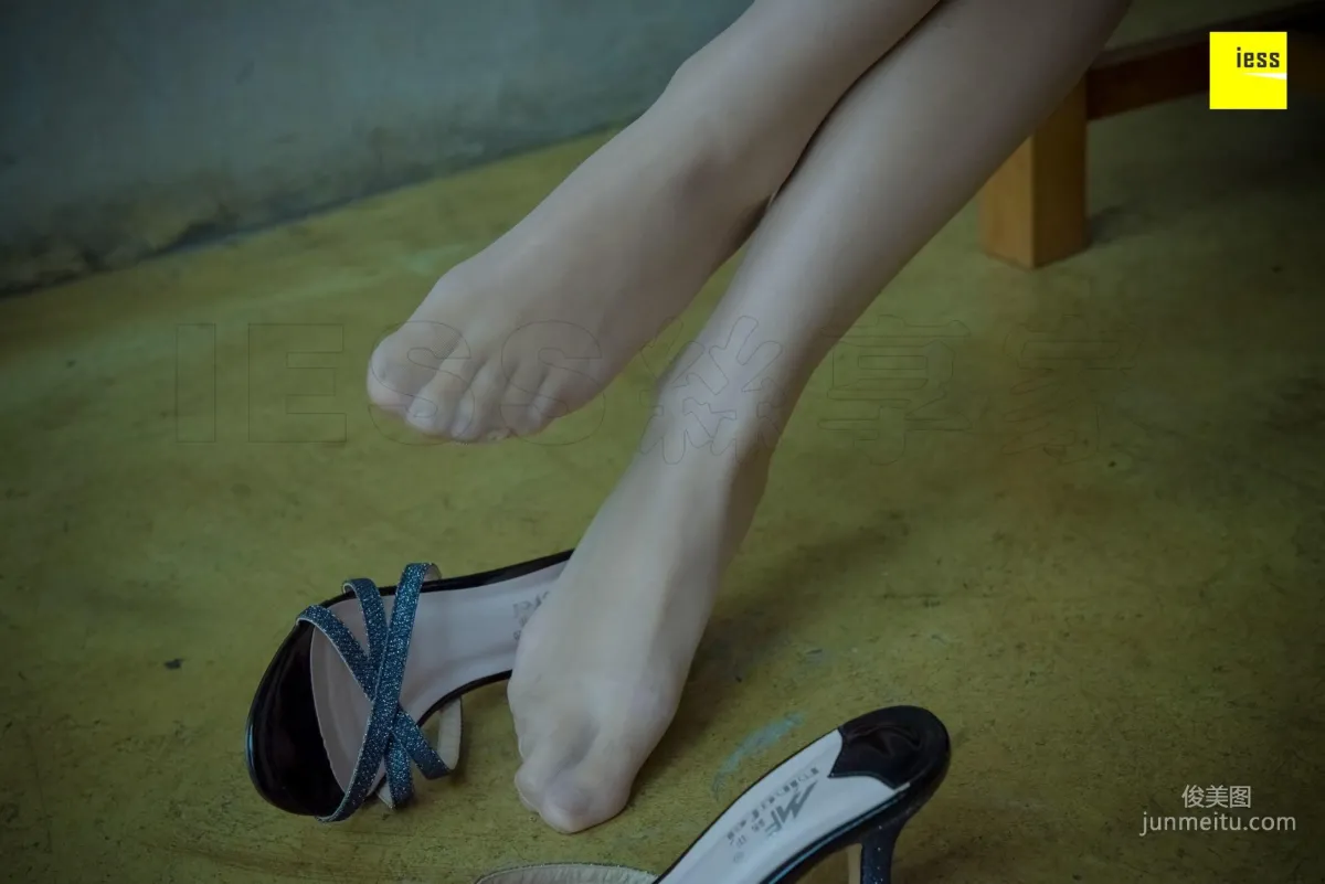 Mu Mu, Alluring Charm Meat-Color Stockings and Sandals [IESS] Silk Enjoyer 166 Photo Set photo 38