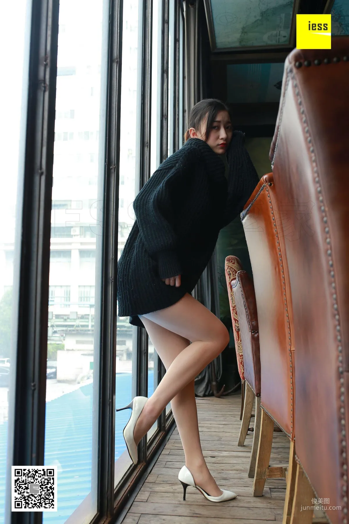 Qiuqiu, Black Sweater and Sheer Stockings [IESS] Silk Enjoyer 165 Photo Set photo 3