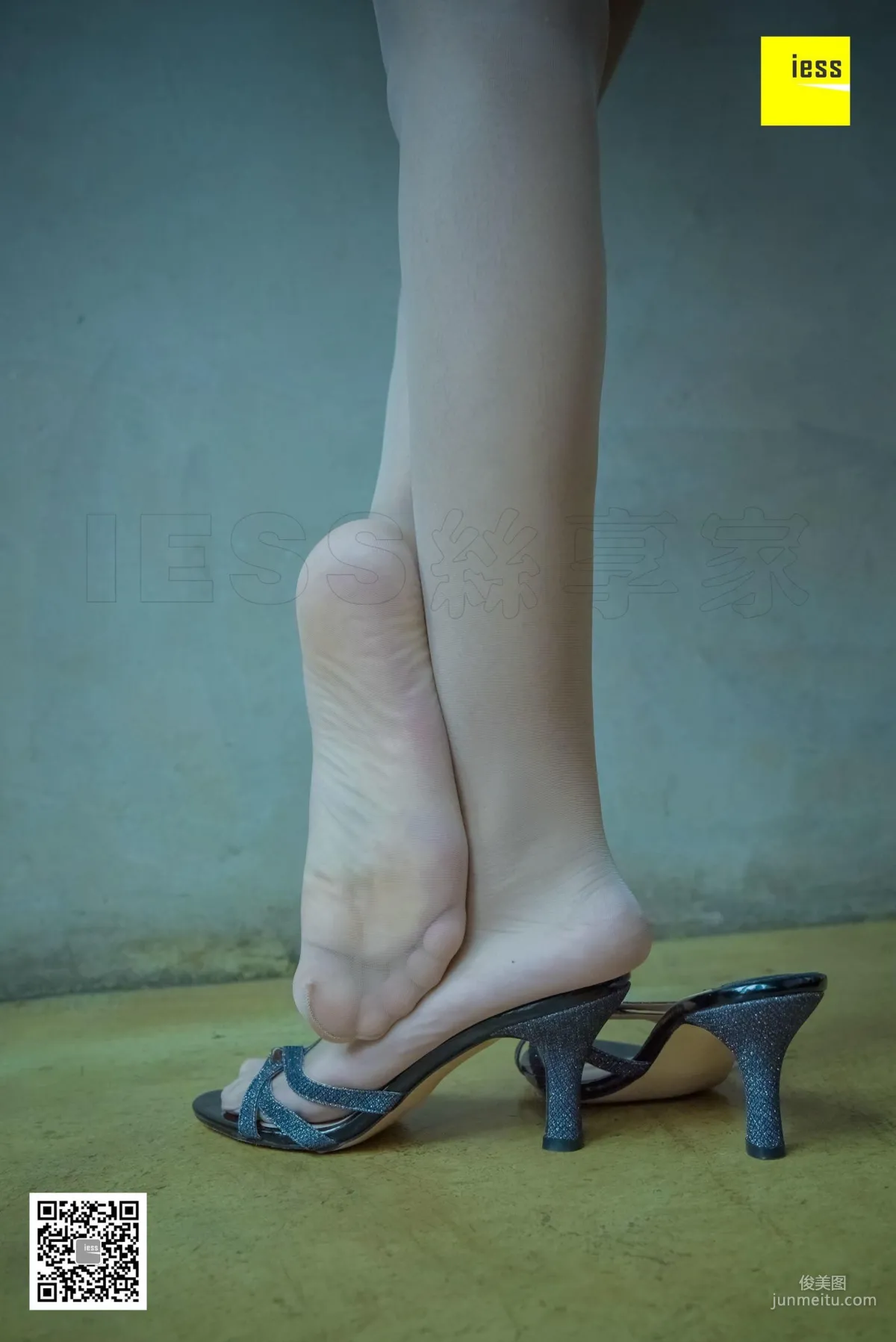 Mu Mu, Alluring Charm Meat-Color Stockings and Sandals [IESS] Silk Enjoyer 166 Photo Set photo 14
