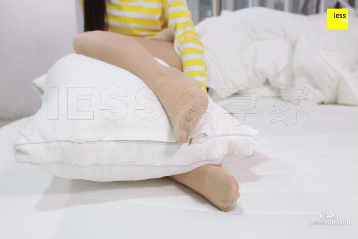 Wen Xin "My Sleeping Beauty Girlfriend" [IESS] Silk Enjoyer 163 Photo Set photo 46