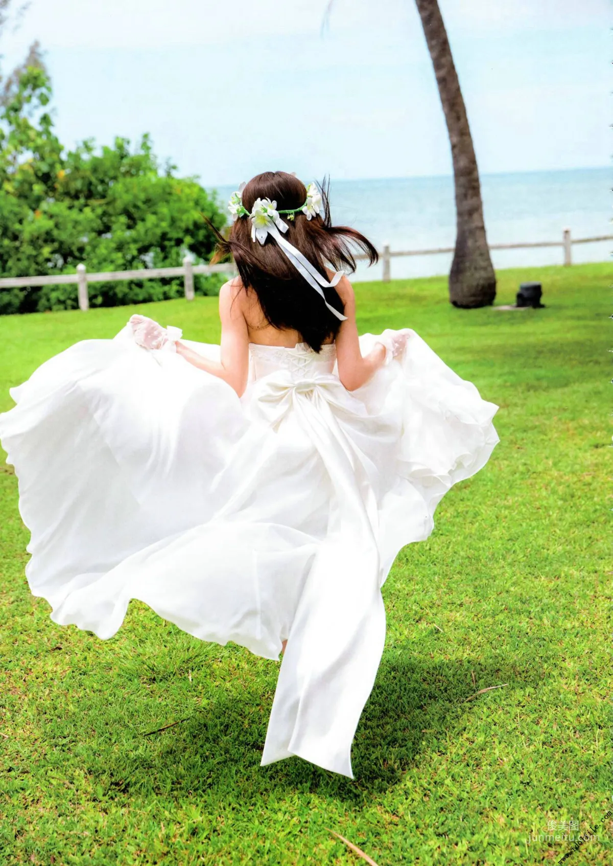 Manatsu Akimoto 1st, Midsummer Pressure Pattern [Photo Books] Photo Set photo 47