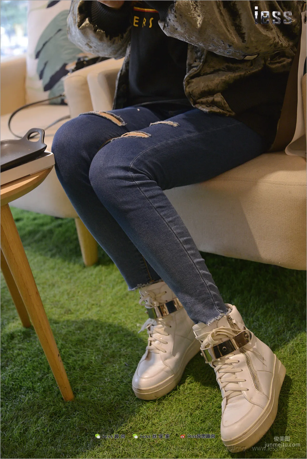 Xiao Jie, Love Duet 1 [IESS] Silk Stockings Bento 194 Photo Set photo 24
