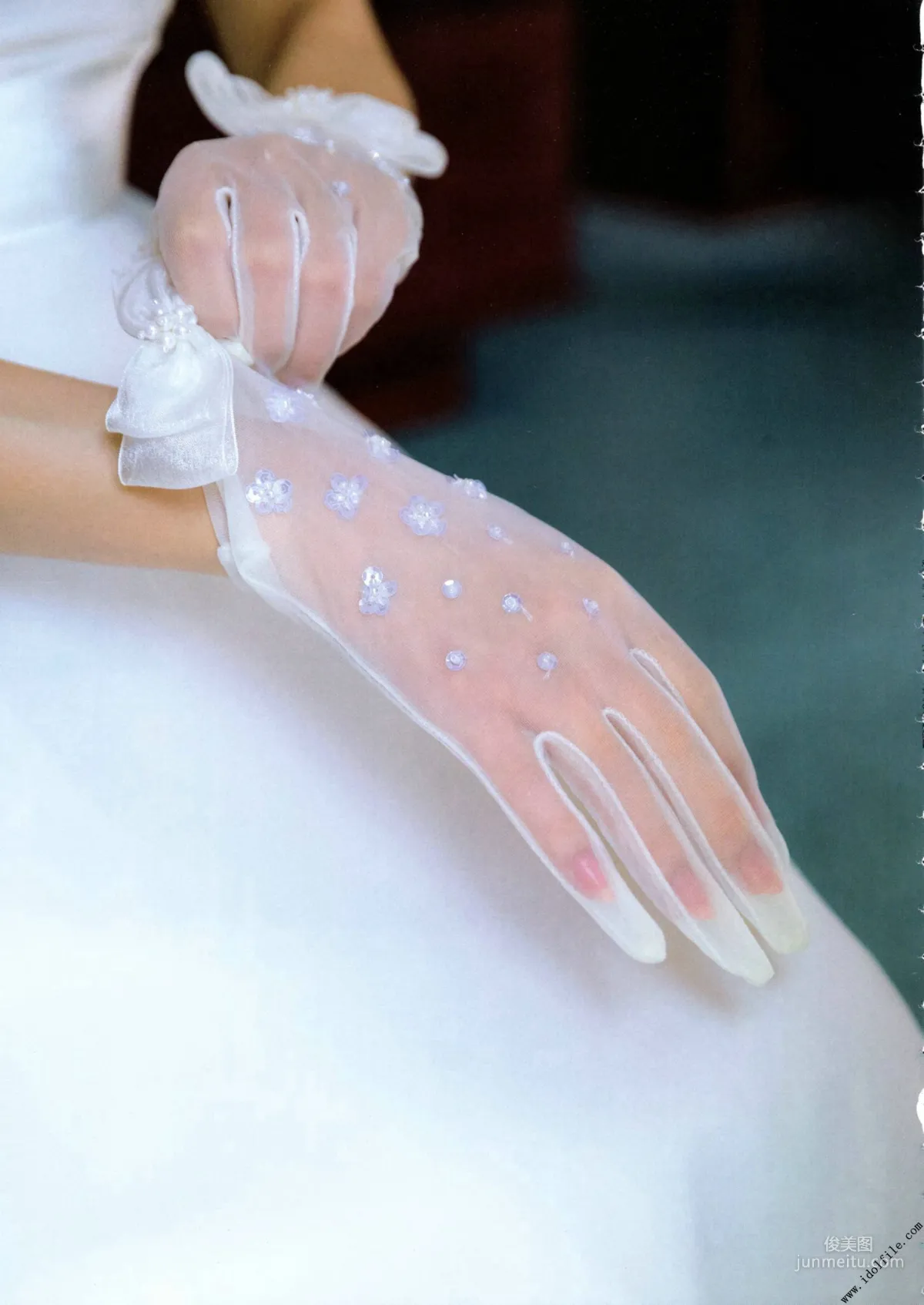 Manatsu Akimoto 1st, Midsummer Pressure Pattern [Photo Books] Photo Set photo 43