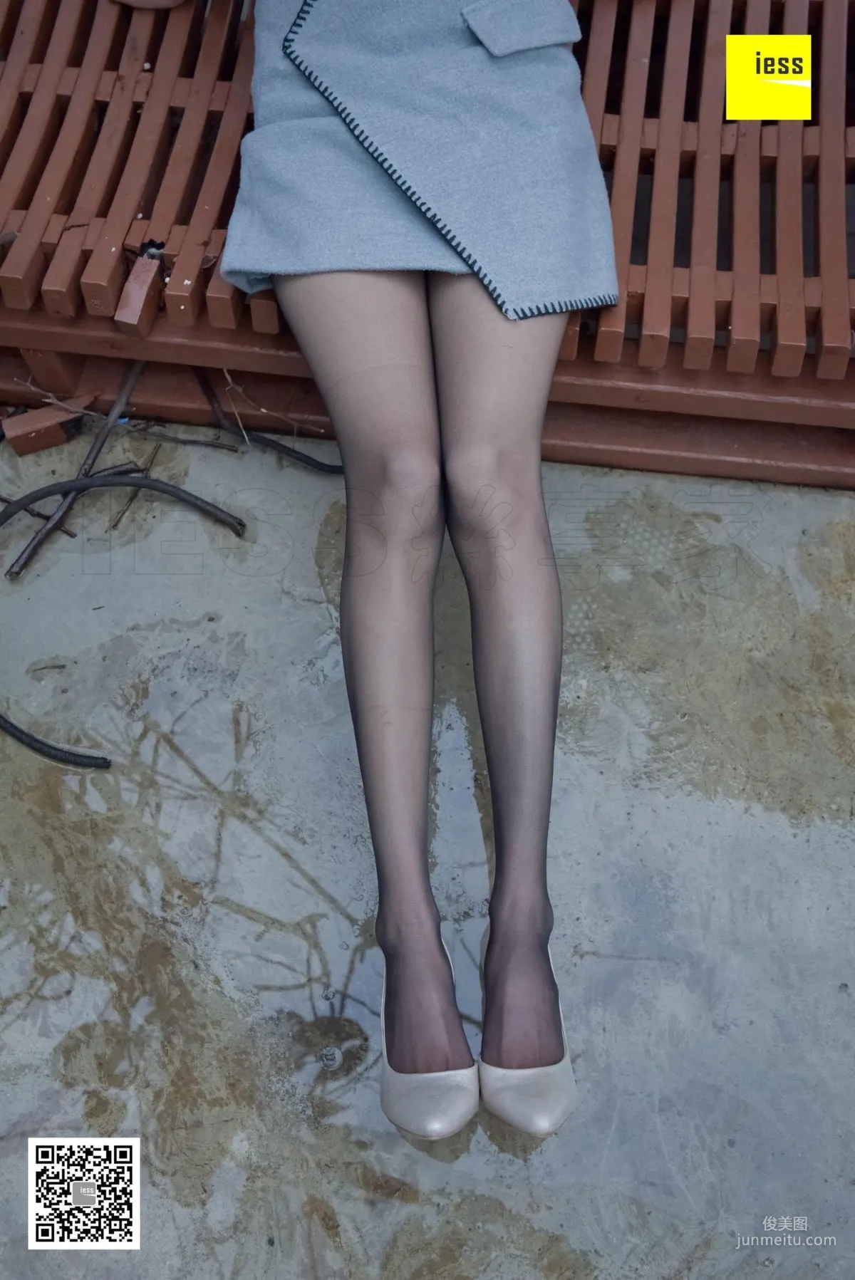 Yong Ying, Black Stockings After the Rain [IESS] Silk Enjoyer 160, Photo Set photo 30