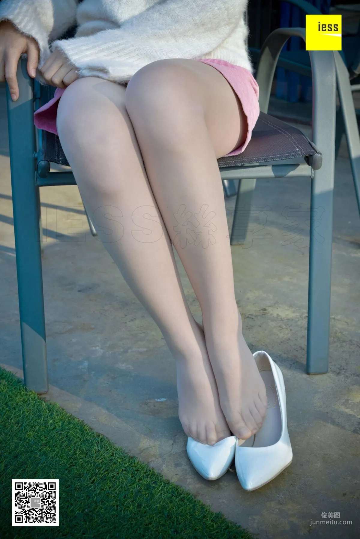 Jia Zhen, Fresh Pink Short Skirt and Flesh Stockings [IESS] Silk Enjoyer 170 Photo Set photo 60