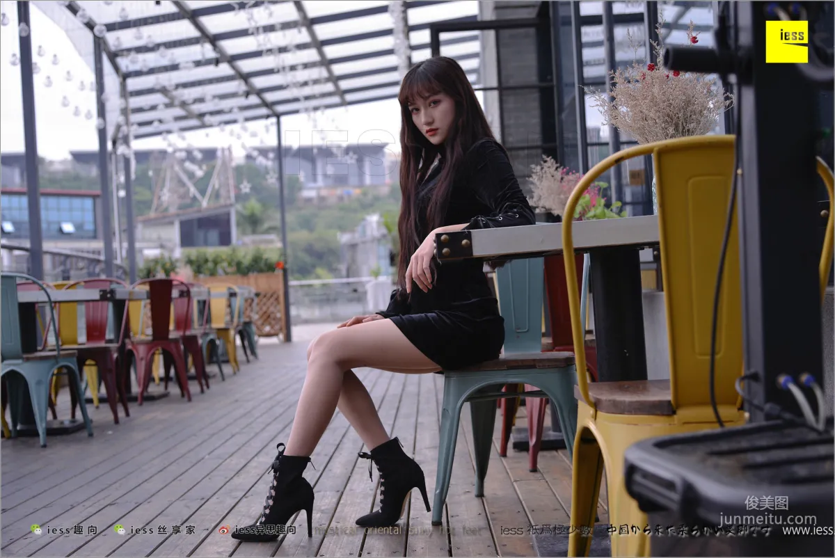 Xiao Xiao, Looks Are Justice [IESS] Silk Stockings Bento 199 Photo Set photo 84