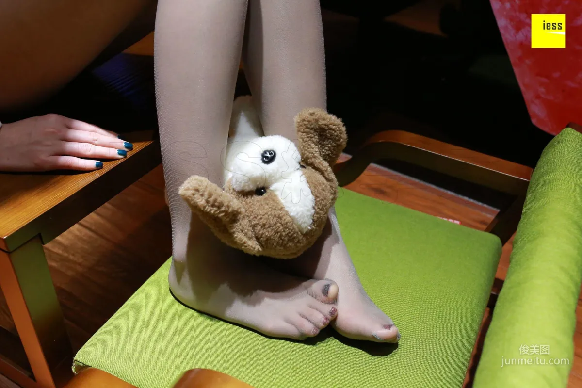 Qi Qi, Delicate Texture Gray Stockings [IESS] Silk Enjoyer 184 Photo Set photo 60