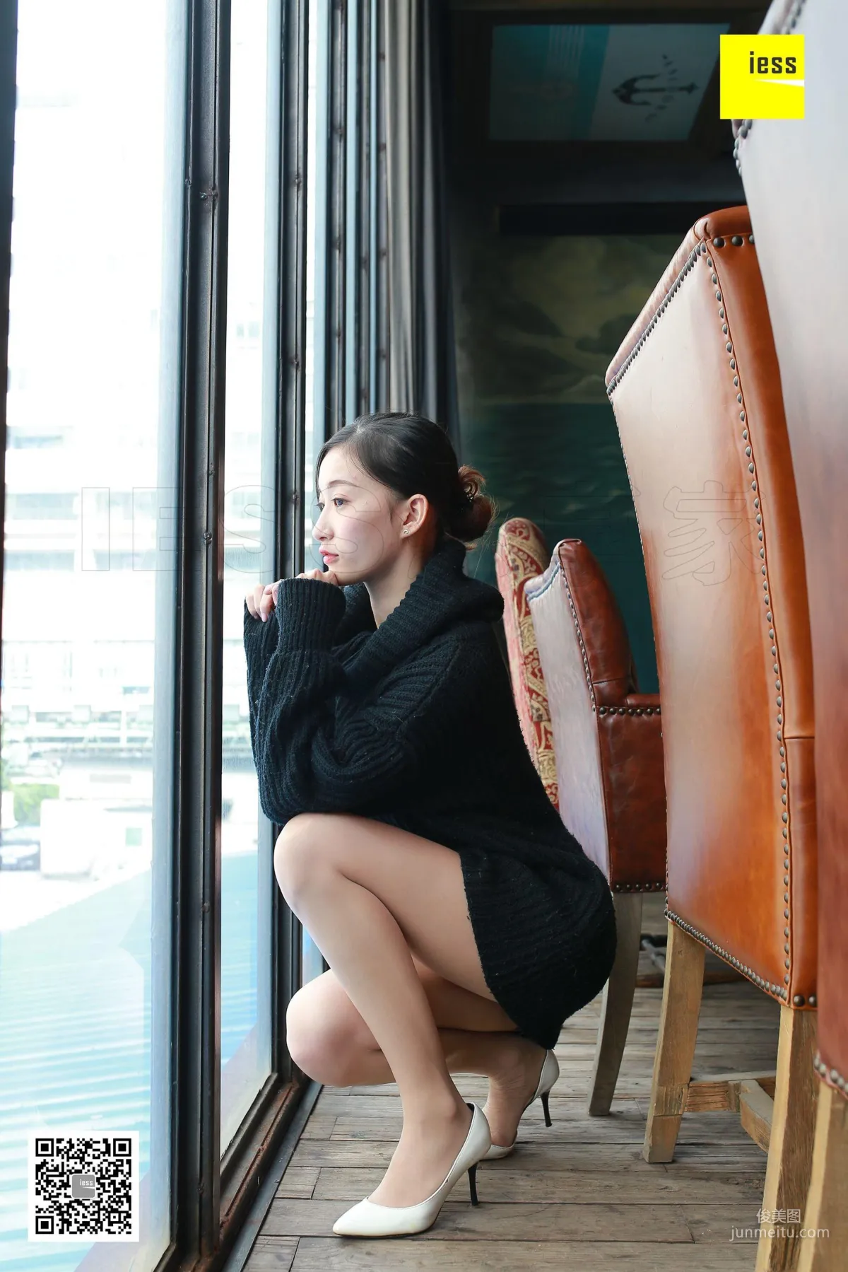 Qiuqiu, Black Sweater and Sheer Stockings [IESS] Silk Enjoyer 165 Photo Set photo 6