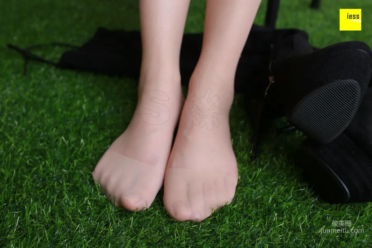 Wen Xin "The Allure of Over-Knee Boots" [IESS] Silk Enjoyer 180 Photo Set photo 60