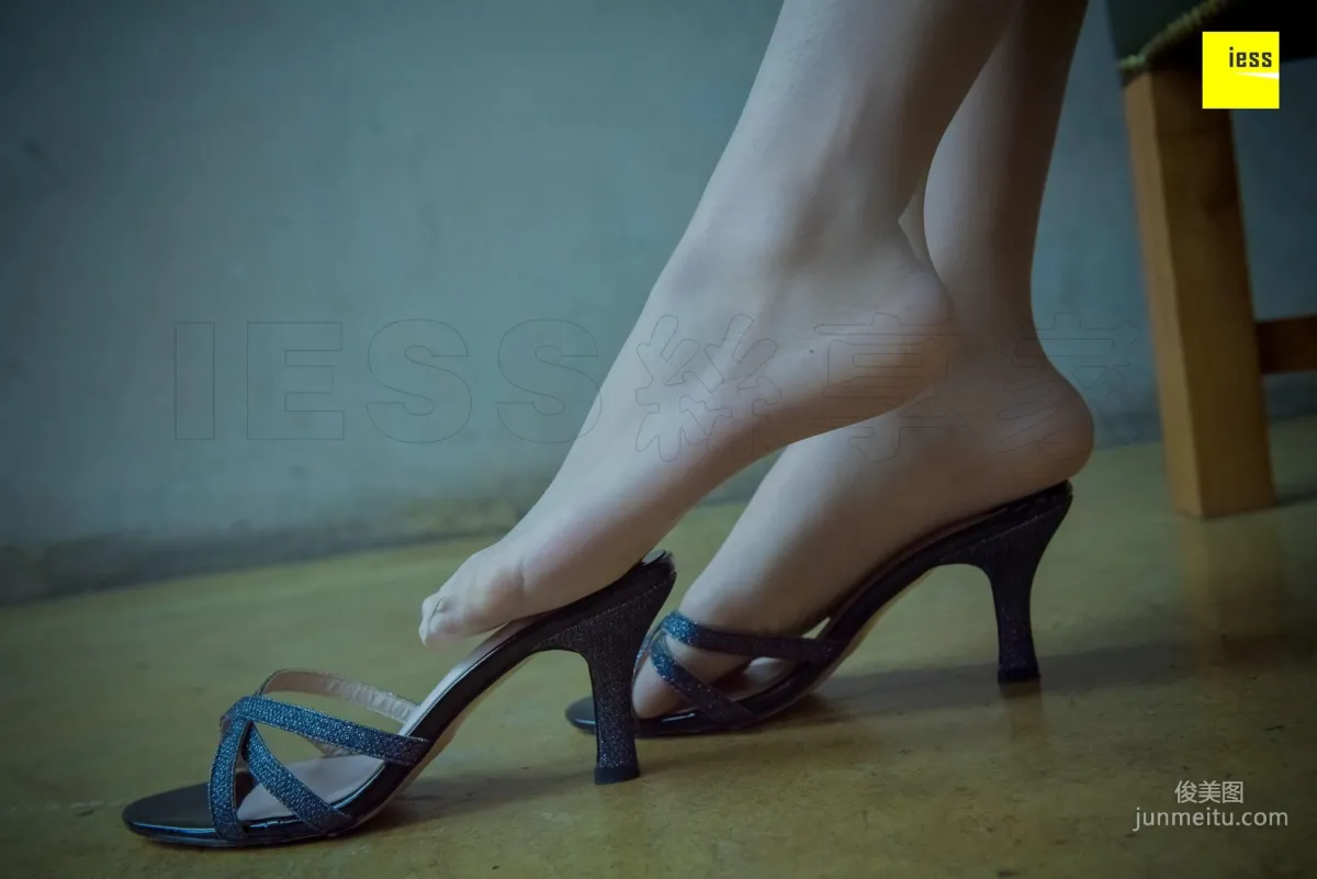 Mu Mu, Alluring Charm Meat-Color Stockings and Sandals [IESS] Silk Enjoyer 166 Photo Set photo 21