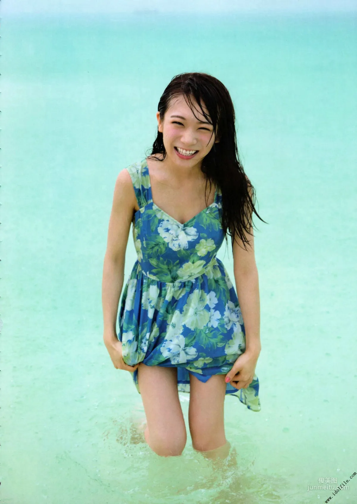 Manatsu Akimoto 1st, Midsummer Pressure Pattern [Photo Books] Photo Set photo 26