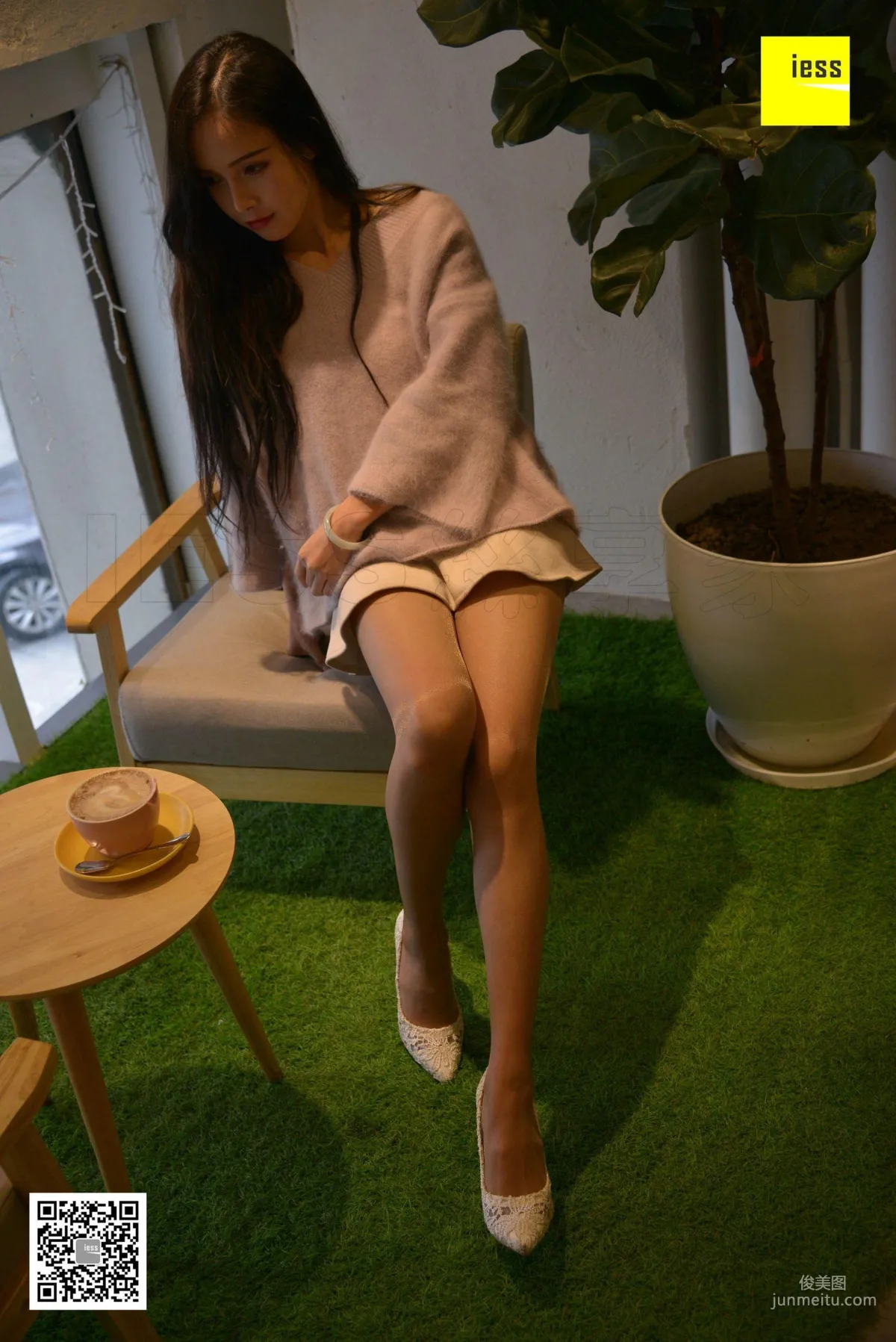 Xiao Yu, Inviting an Internet Celebrity for Coffee [IESS] Silk Enjoyer 157 Photo Set photo 54