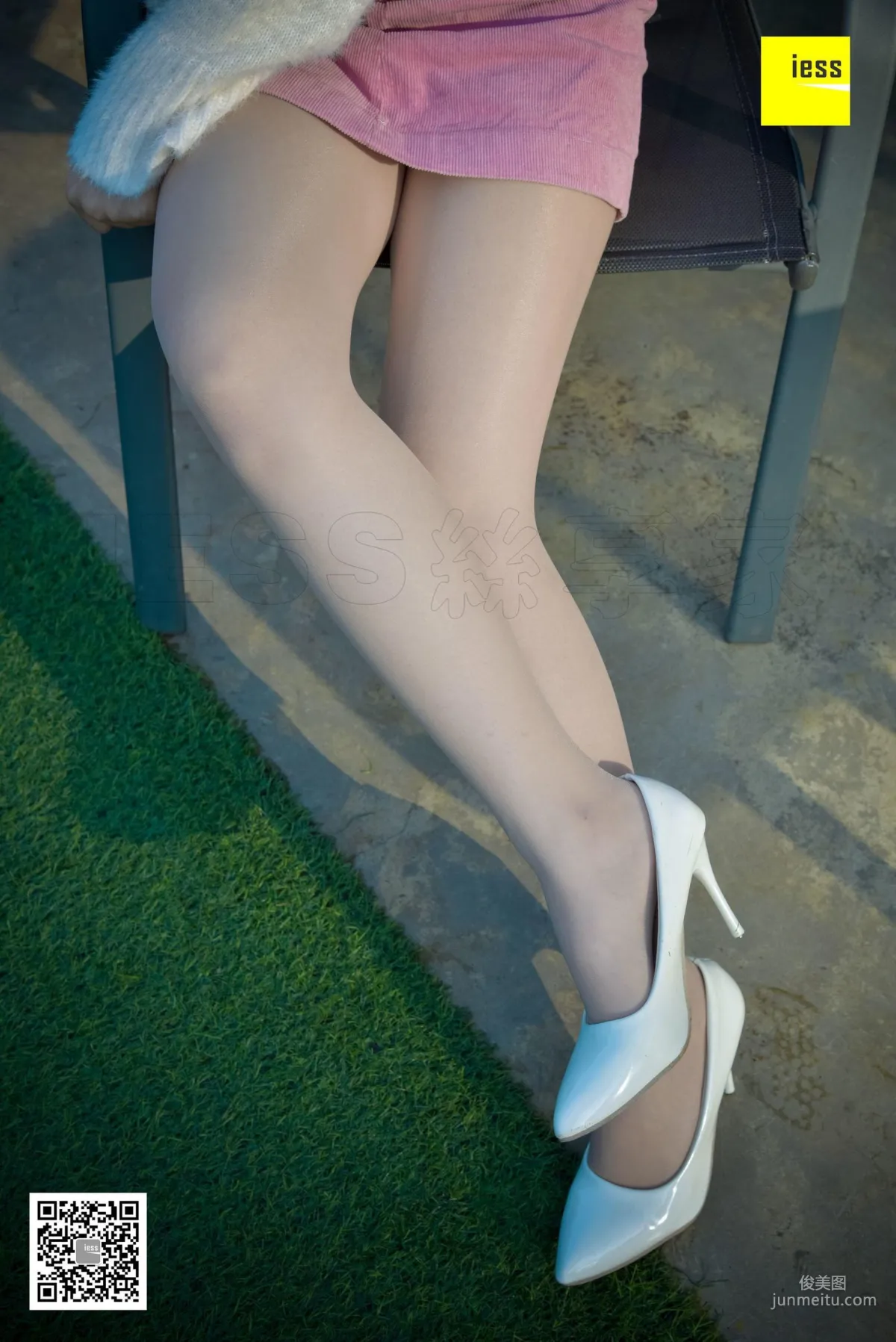 Jia Zhen, Fresh Pink Short Skirt and Flesh Stockings [IESS] Silk Enjoyer 170 Photo Set photo 59