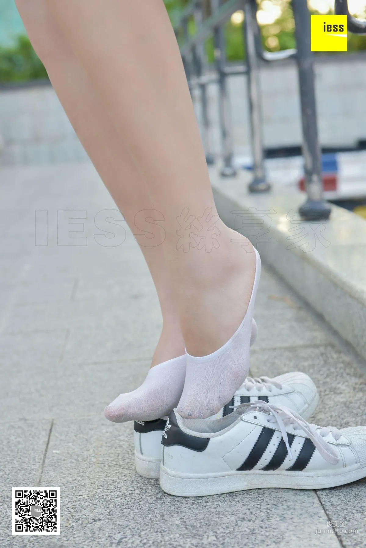 Qi Qi Hoodie and White Crew Socks [IESS] Silk Enjoyer 159 Photo Set photo 77