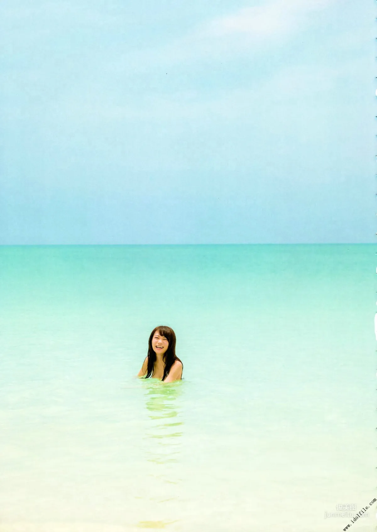 Manatsu Akimoto 1st, Midsummer Pressure Pattern [Photo Books] Photo Set photo 20