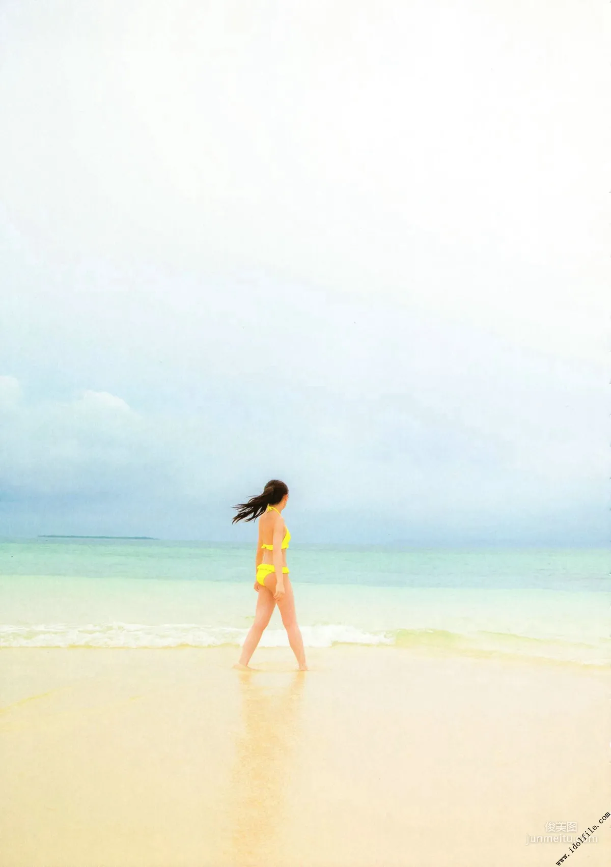 Manatsu Akimoto 1st, Midsummer Pressure Pattern [Photo Books] Photo Set photo 85