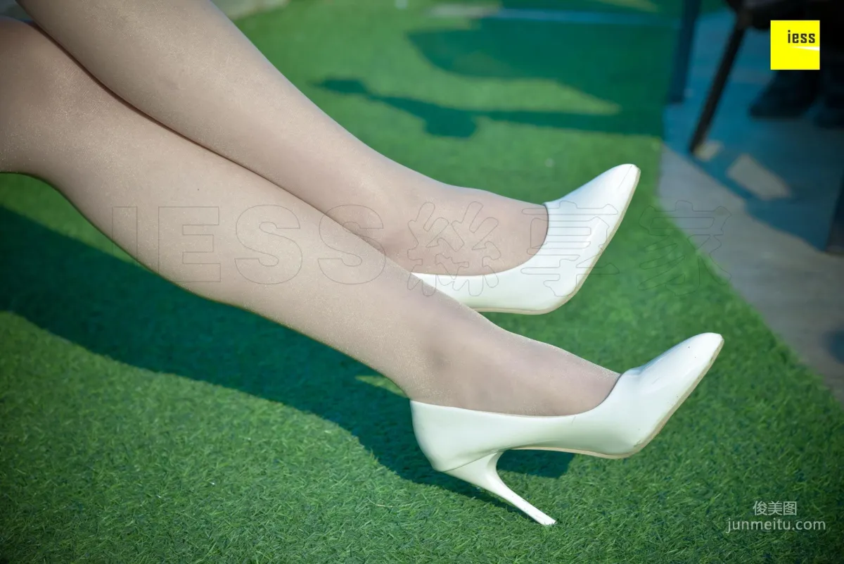 Jia Zhen, Fresh Pink Short Skirt and Flesh Stockings [IESS] Silk Enjoyer 170 Photo Set photo 48