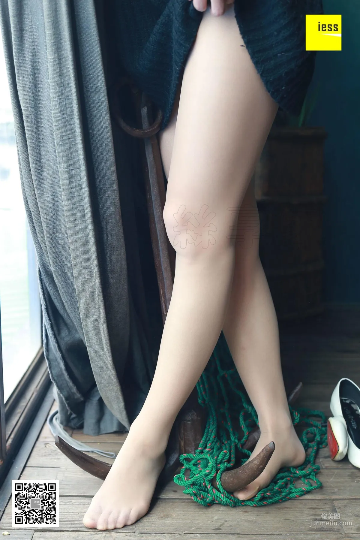 Qiuqiu, Black Sweater and Sheer Stockings [IESS] Silk Enjoyer 165 Photo Set photo 74