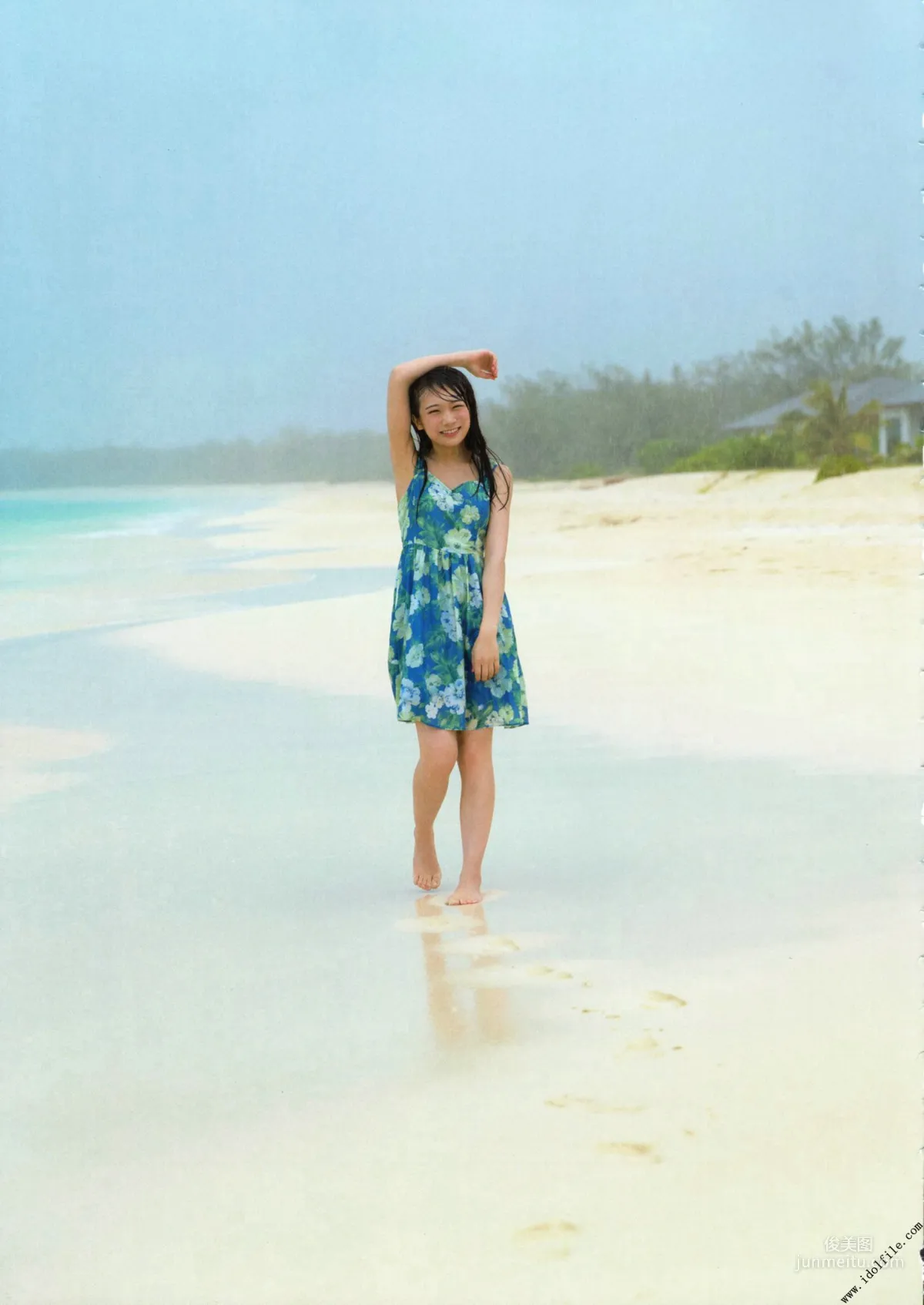 Manatsu Akimoto 1st, Midsummer Pressure Pattern [Photo Books] Photo Set photo 31