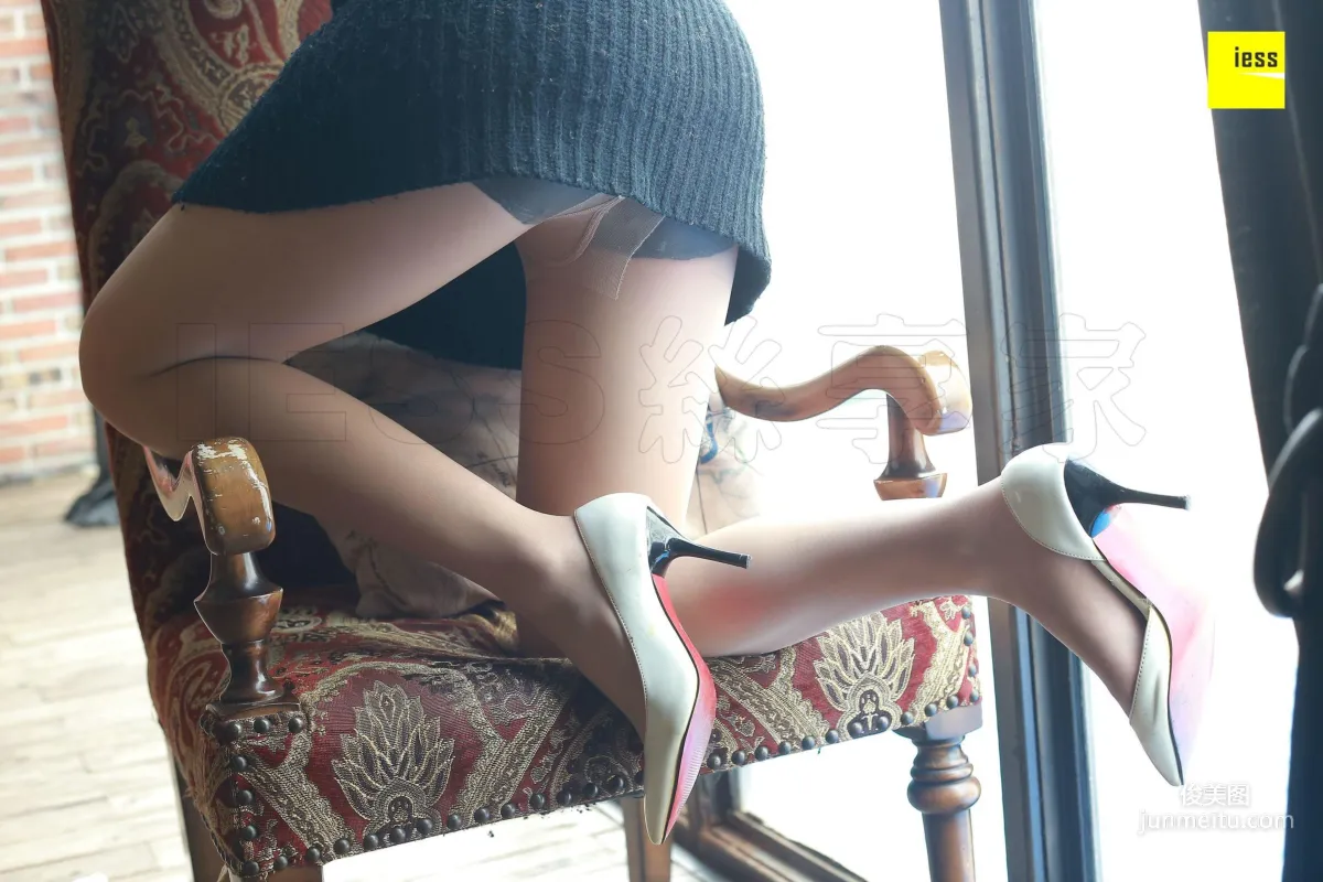 Qiuqiu, Black Sweater and Sheer Stockings [IESS] Silk Enjoyer 165 Photo Set photo 82