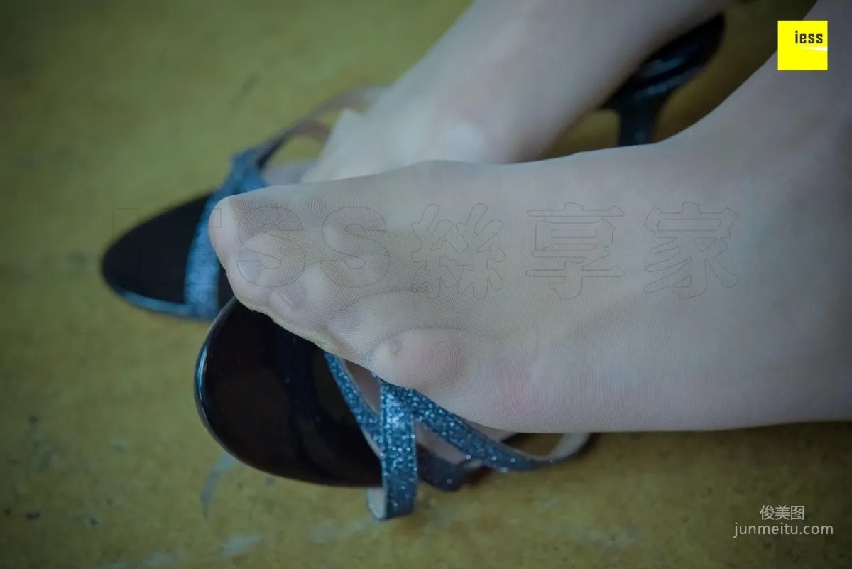 Mu Mu, Alluring Charm Meat-Color Stockings and Sandals [IESS] Silk Enjoyer 166 Photo Set photo 22