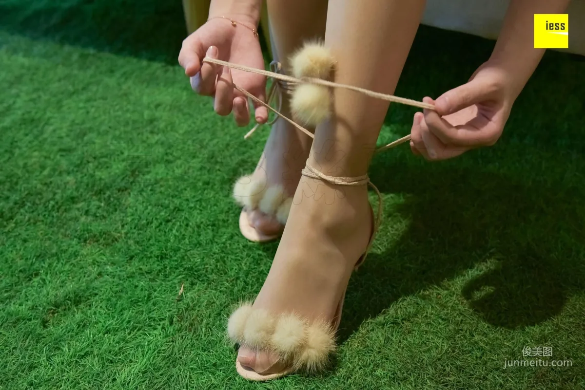 Wen Xin Cute Fluffy Ball and Flesh Stockings [IESS] Silk Enjoyer 171 Photo Set photo 59