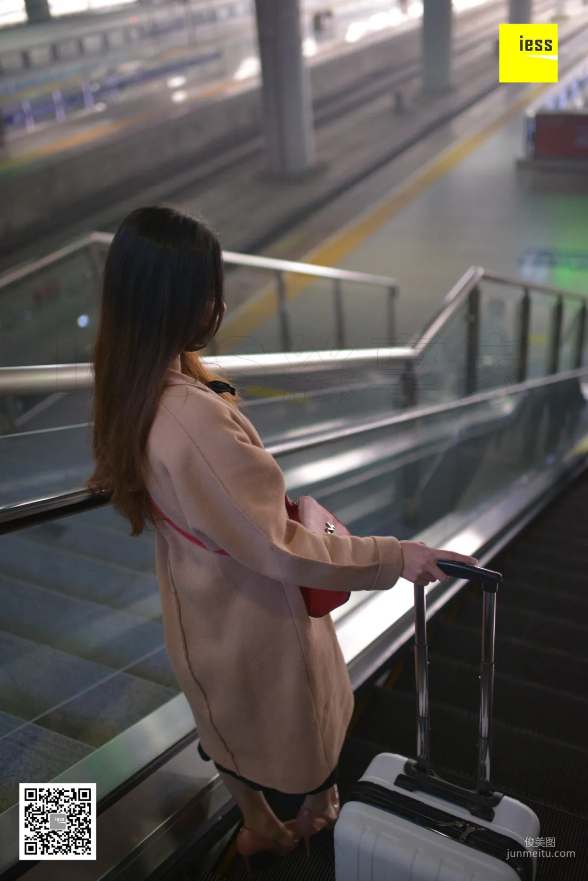 Qiuqiu, The Train to Spring [IESS] Devil Wednesday Special Issue 13 Photo Set photo 14