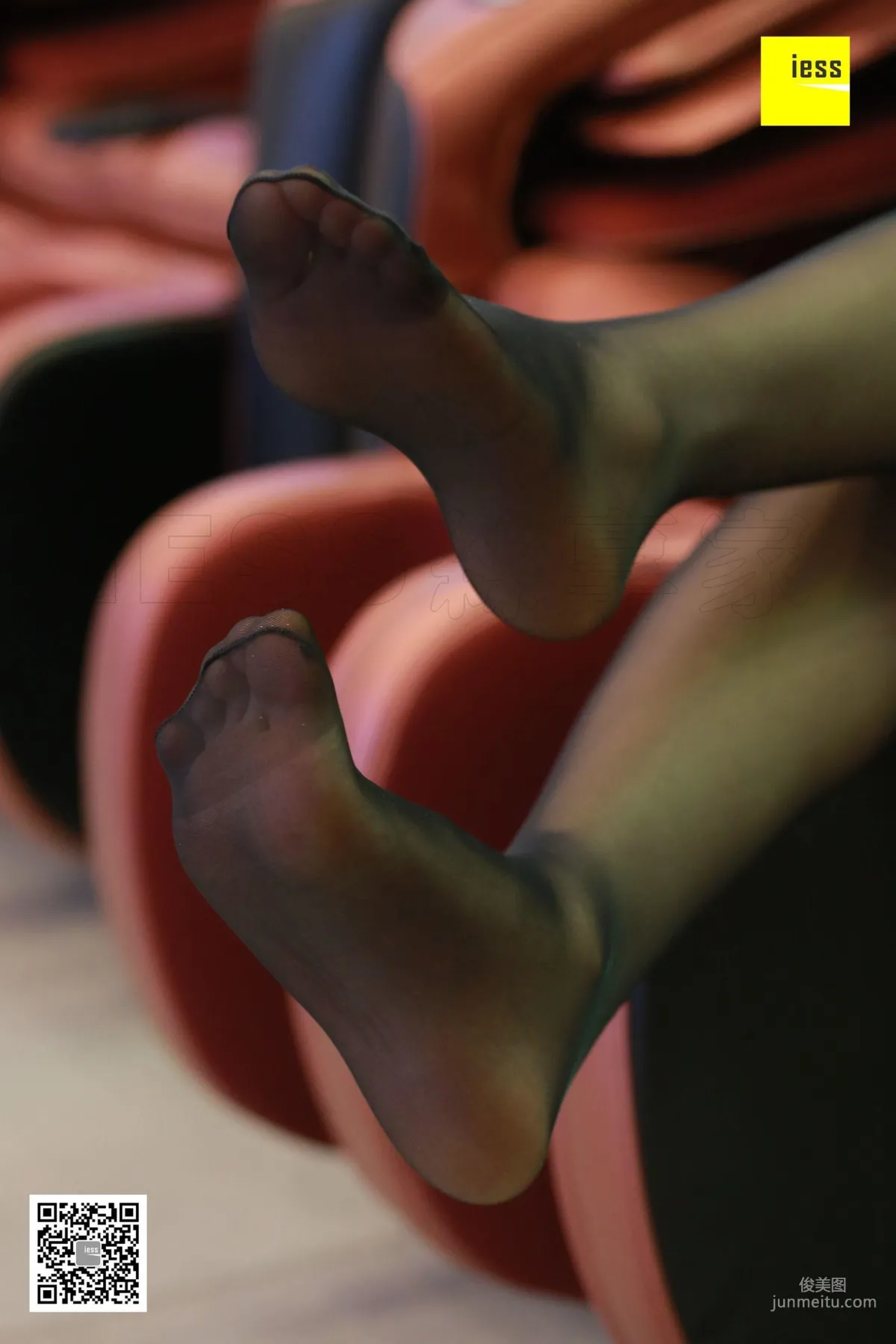 Jing Jing, Black Stockings Beauty on the Massage Chair [IESS] Silk Enjoyer 190 Photo Set photo 46