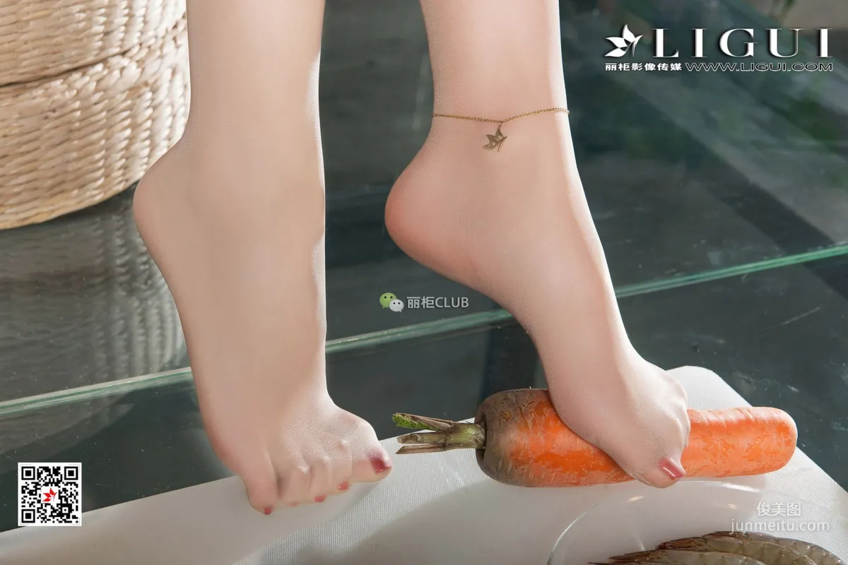 Model 雪糕《OL+美食丝足》 [丽柜Ligui] 写真集4